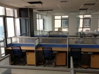 北京辦公家具廠家直銷，優(yōu)質(zhì)低價員工桌與隔斷屏風，一站式滿足辦公需求