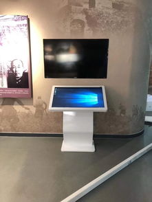 北京觸摸屏一體機 融合廣告機與教育設(shè)備，打造高效辦公新體驗